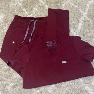 FIGS Petite Scrub Set